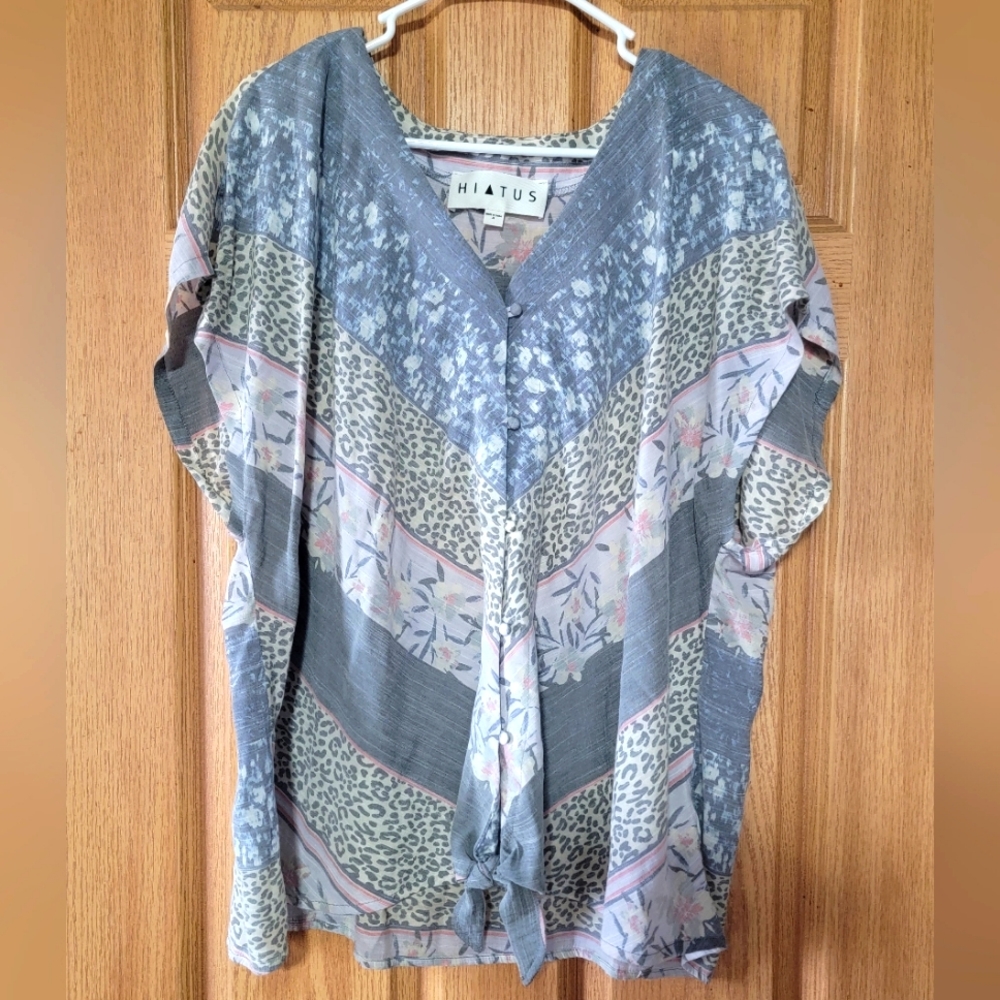*FLASH SALE* Tie Front Top